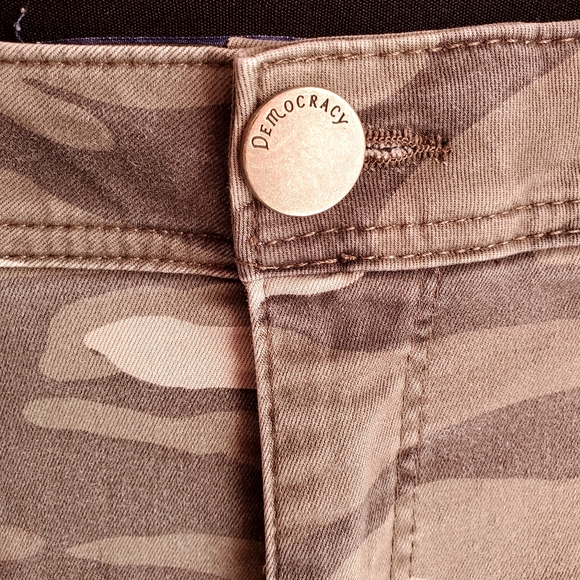 Democracy Ab'solution Camo Print Tapered Leg Jeans size 18 - Picture 3 of 9